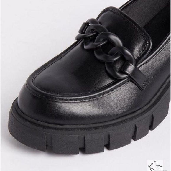 🆕 CHUNKY HEEL LOAFER WITH CHAIN 🆕 - Picture 4 of 6